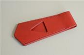 Porte-épée en cuir rouge