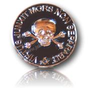 Pin's  Maçonnique Crâne et Tibia Virtus Junxit Mors Non Separabit