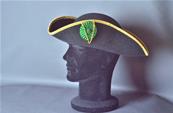 Tricorne rosette verte souple