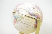 Globe Terrestre sur pied